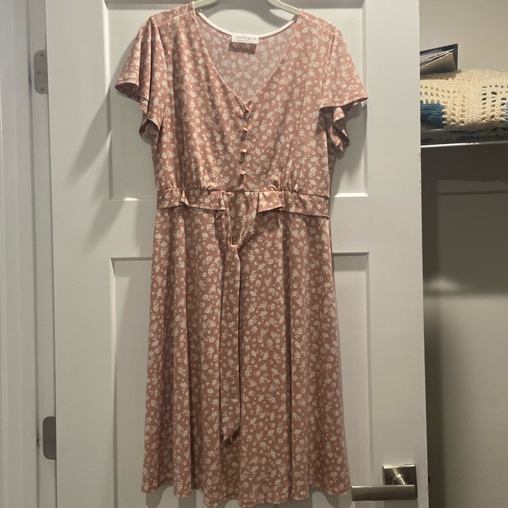 Kaileigh Blush Floral Midi Dress